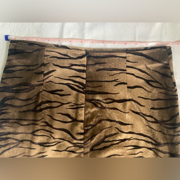 Vintage fuzzy faux tiger fur miniskirt : 90s : animal print - Picture 8 of 11